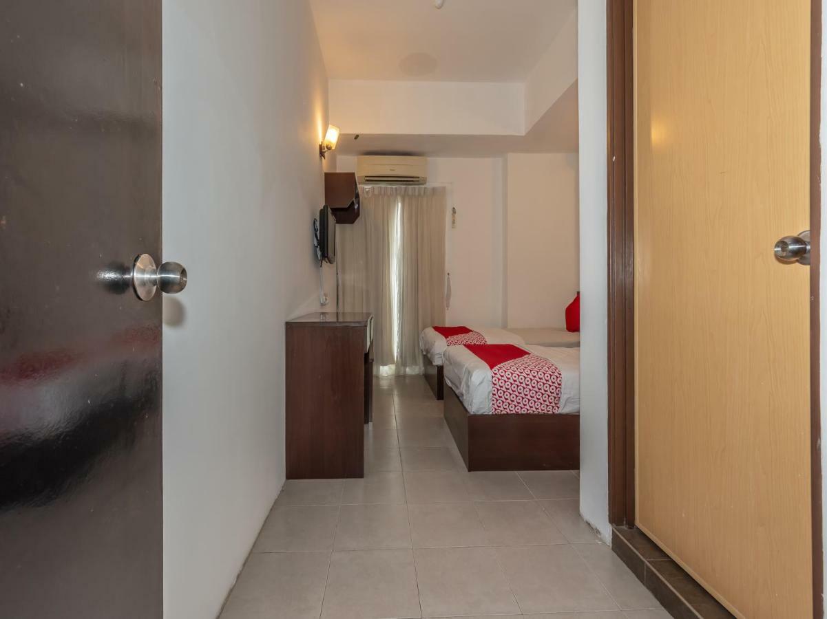 Oyo 1192 Hash House Hotel Malacca Exterior photo